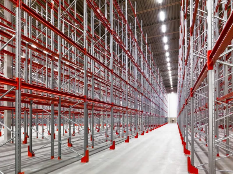 A picture showing selective pallet racking system for reference